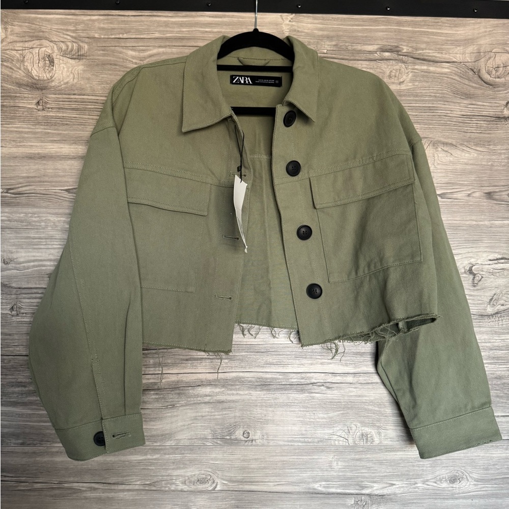 Zara cotton cropped overshirt/Jacket (Size M)